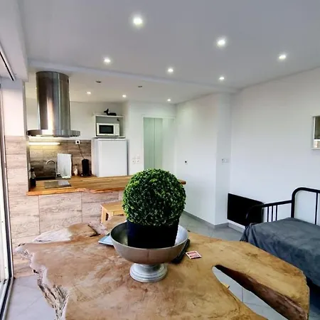 Apartment Modern By The Sea *