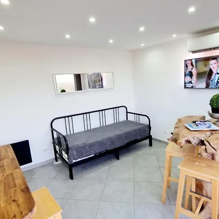 Modern By The Sea Apartment